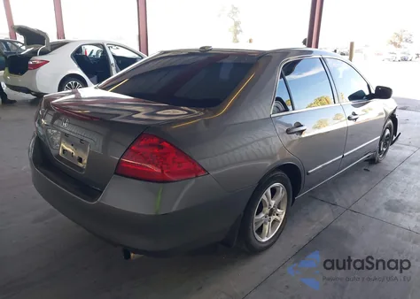 2006 Honda Accord 2.4 Ex z USA, uszkodzony, nr VIN 1HGCM56806A084725